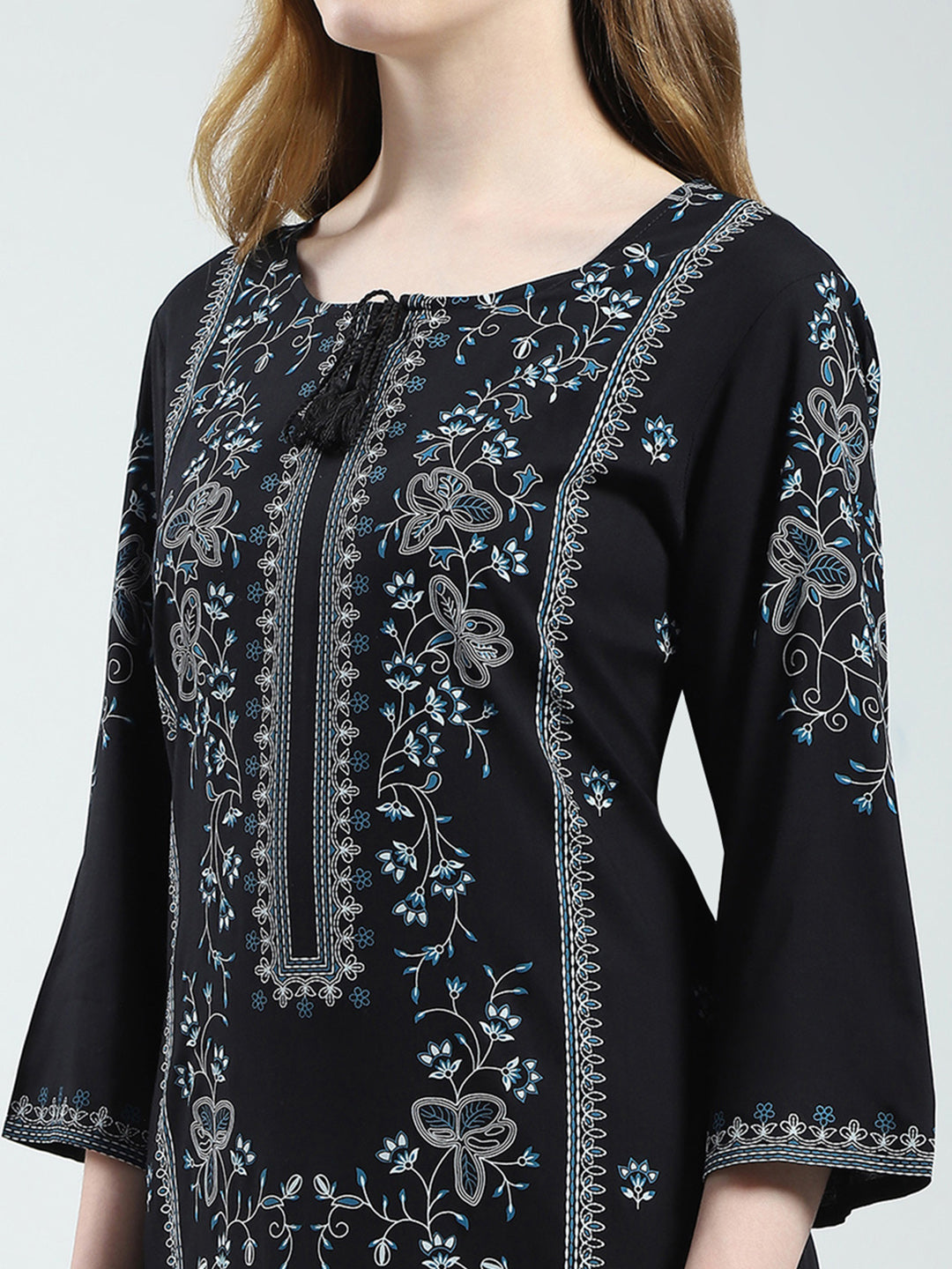 Women Black Printed Round Neck 3/4th Sleeve Kurti