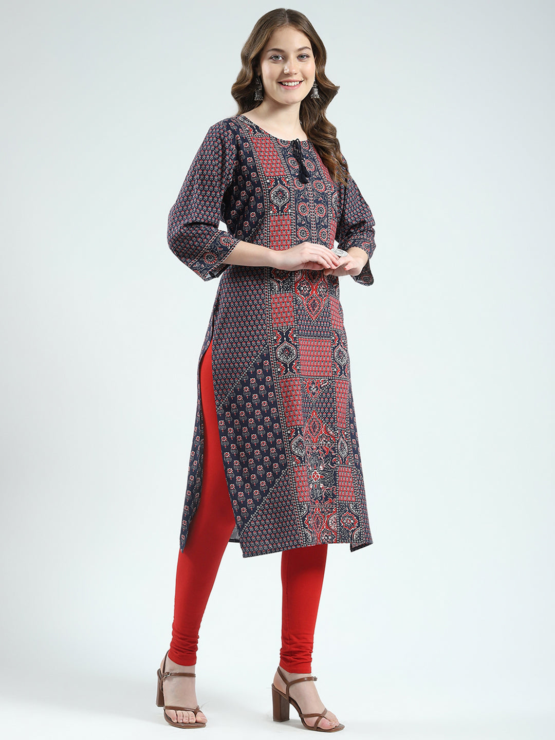 Women Navy Blue Printed Round Neck 3/4th Sleeve Kurti
