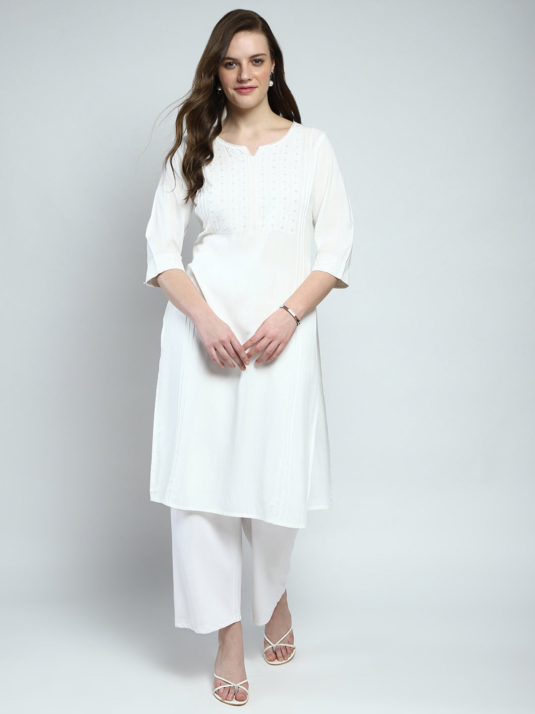 Women White Solid Round Neck 3/4th Sleeve Kurti