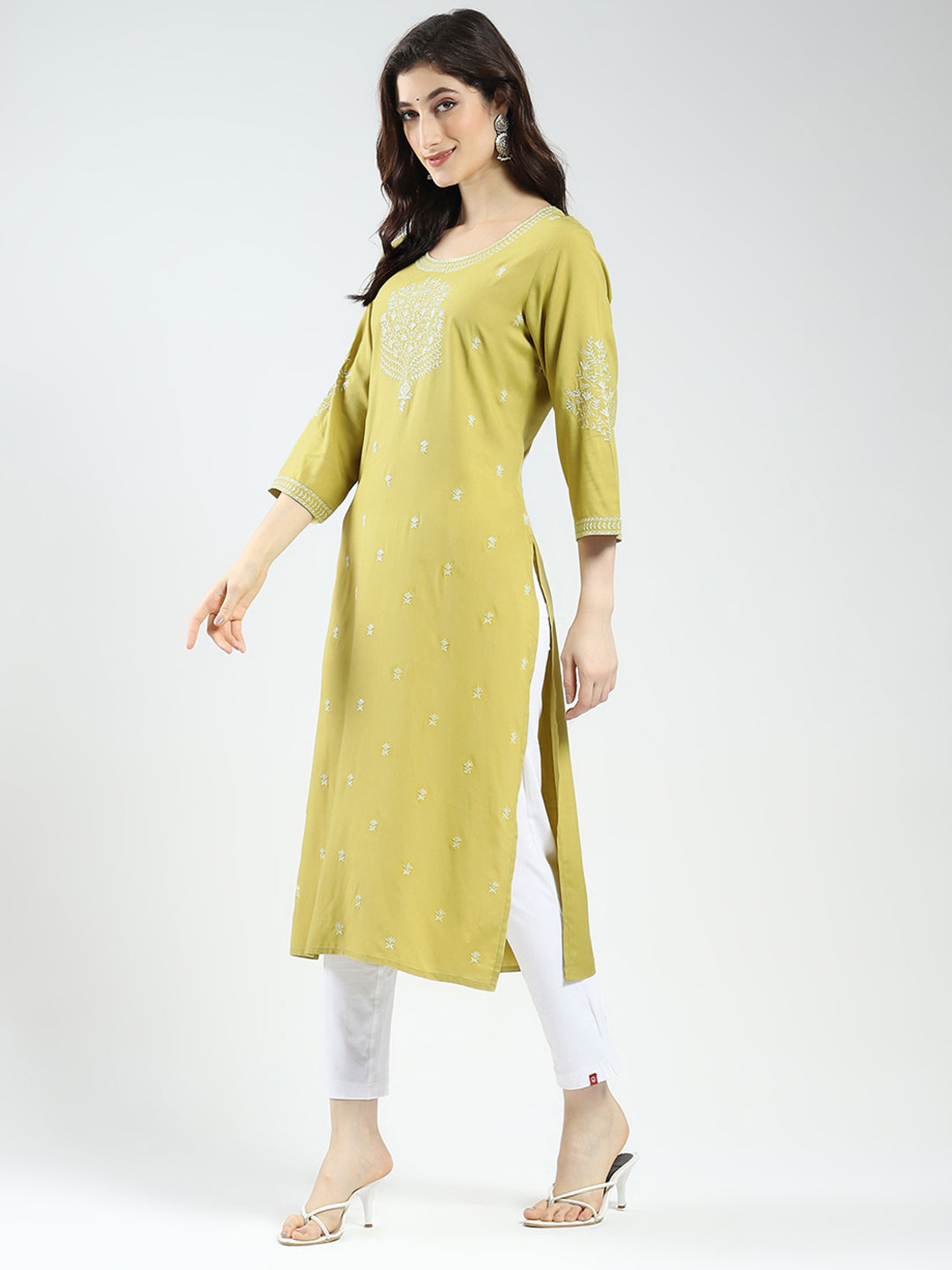 Women Green Self Design Round Neck 3/4th Sleeve Kurti