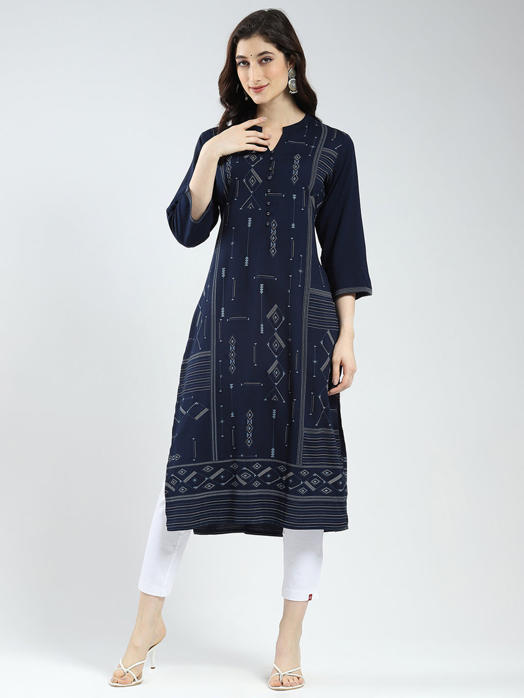 Women Navy Blue Printed Round Neck 3/4th Sleeve Kurti