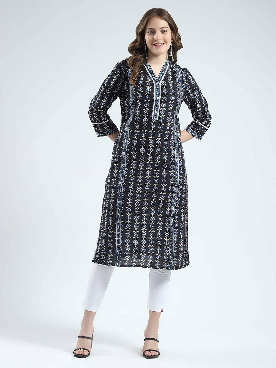 Women Navy Blue Printed V Neck 3/4th Sleeve Kurti