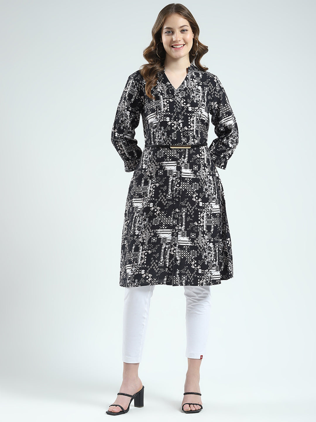 Women Black Printed Round Neck 3/4th Sleeve Tunic