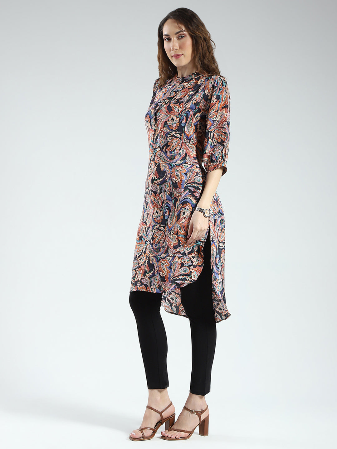 Women Navy Blue Solid Round Neck 3/4th Sleeve Tunic