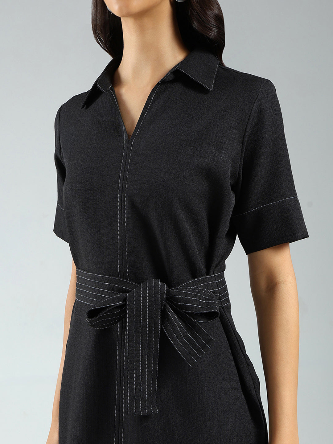 Women Black Solid Collar Half Sleeve Tunic