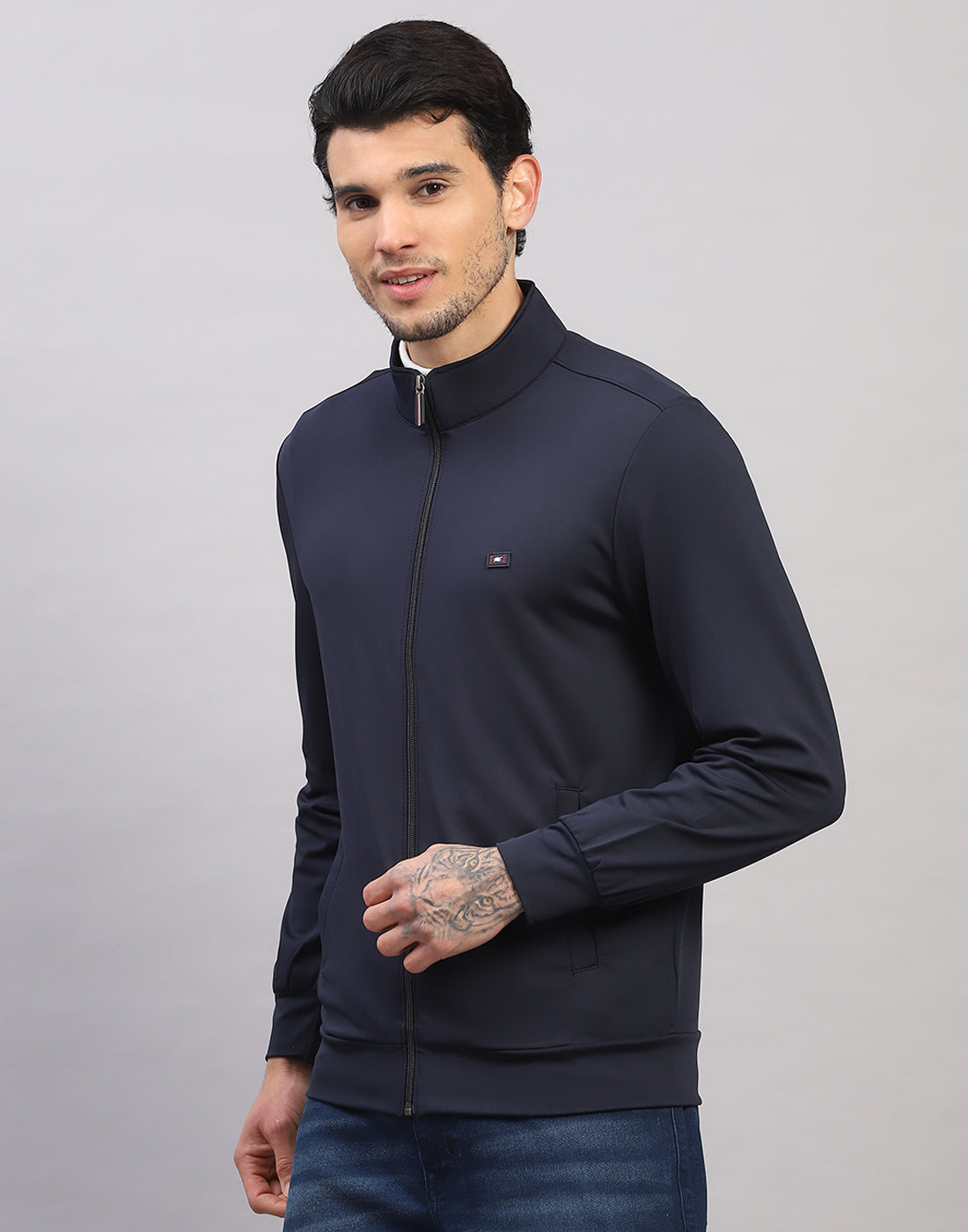 Men Navy Blue Solid Collar Full Sleeve Sweatshirt