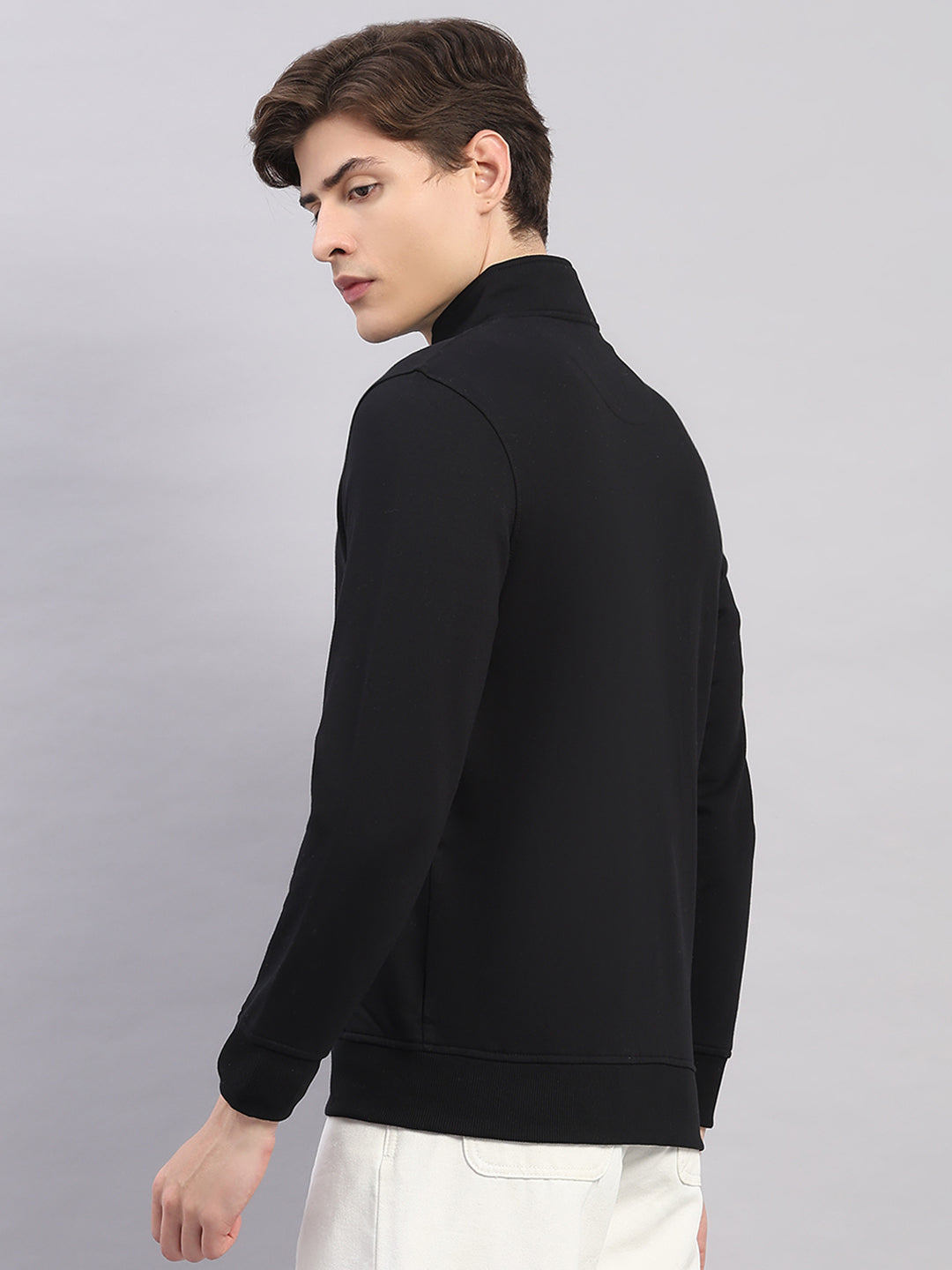 Men Black Solid Stand Collar Full Sleeve Sweatshirt