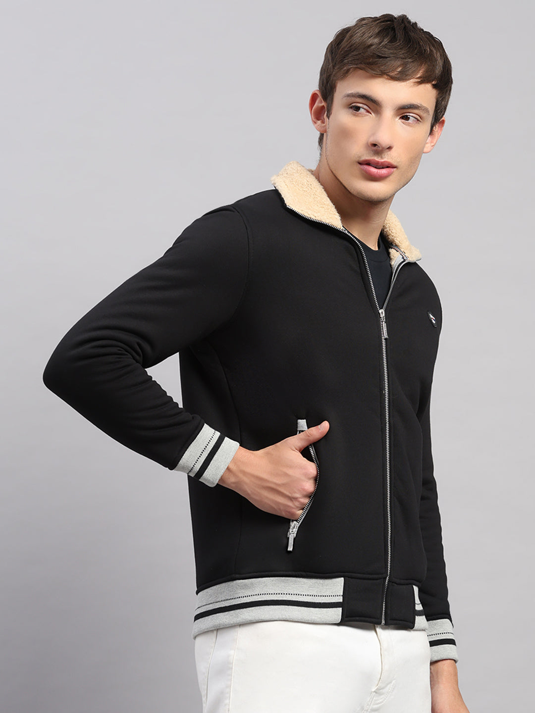 Men Black Solid Collar Full Sleeve Sweatshirt