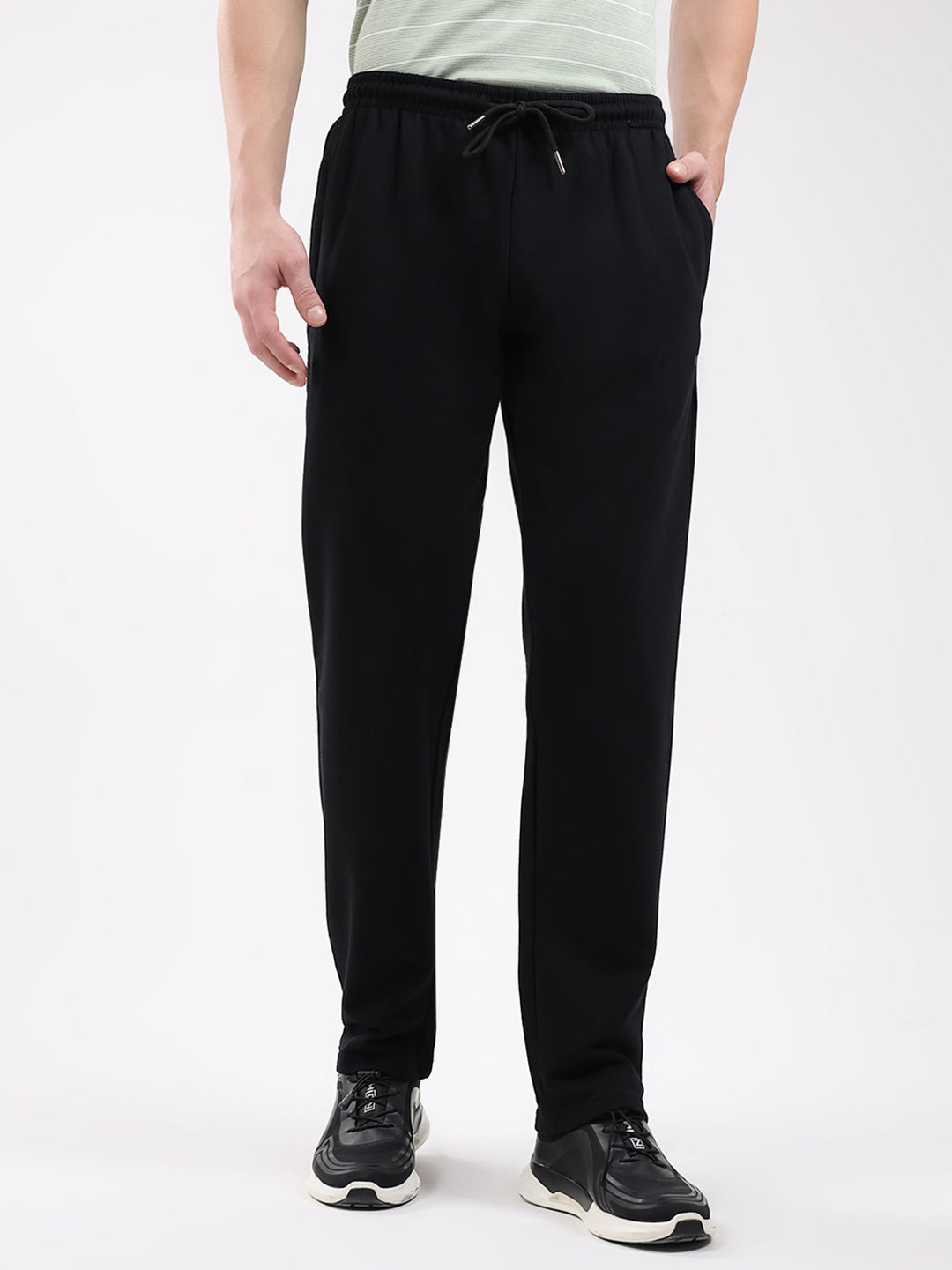 Men Black Solid Regular Fit Winter Lower