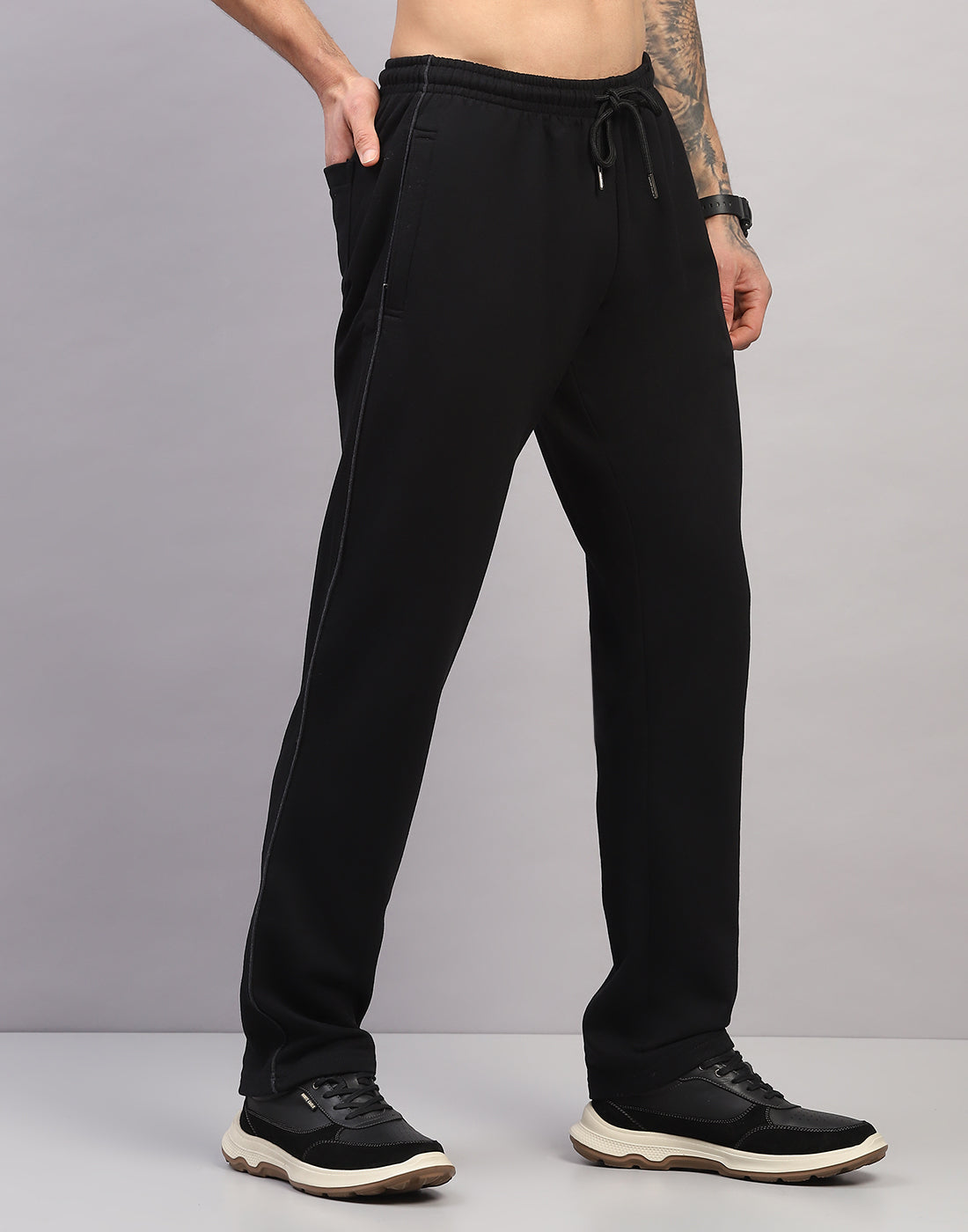 Men Black Solid Regular Fit Winter Lower