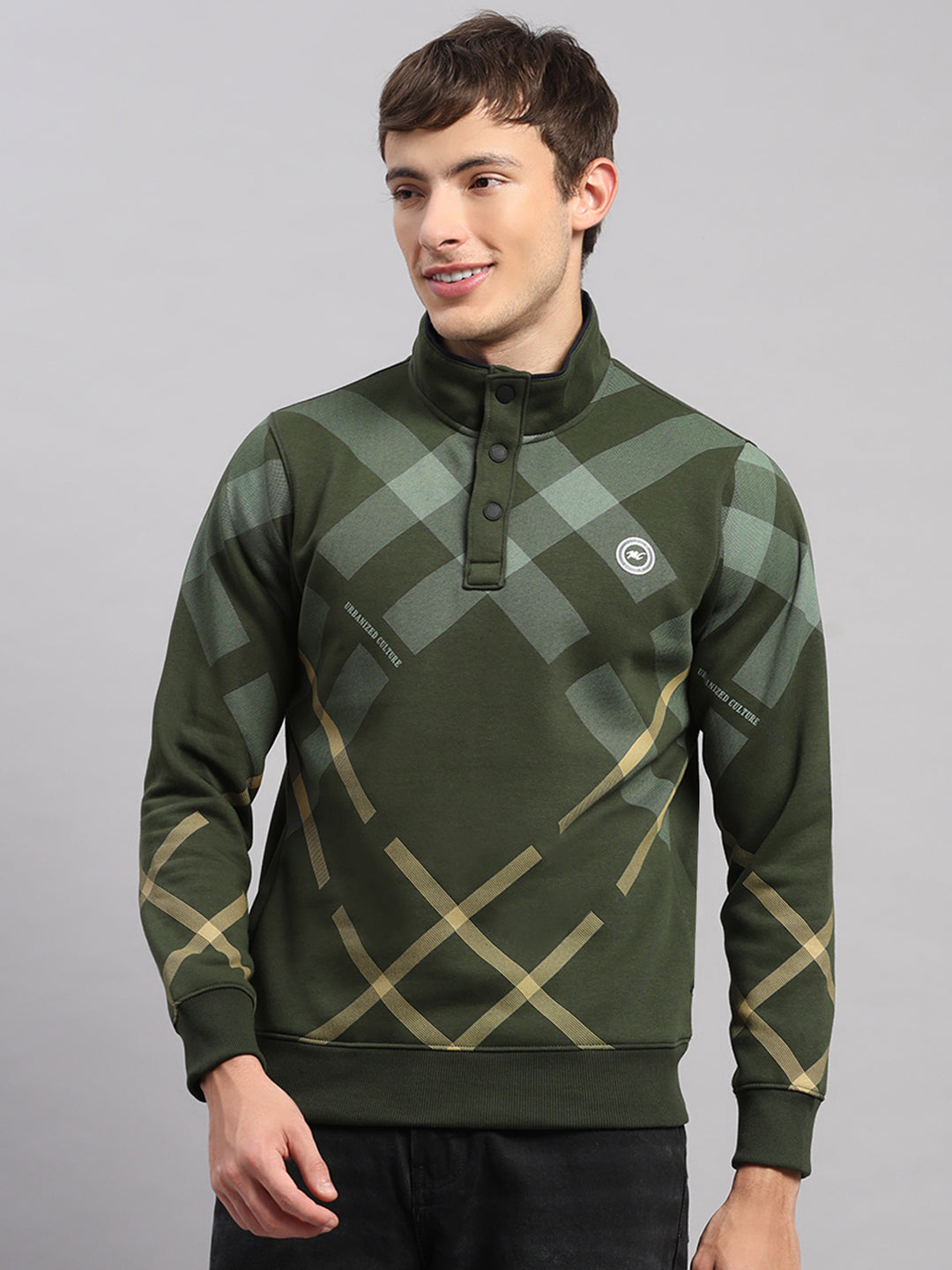 Men Green Solid Collar Full Sleeve Sweatshirt