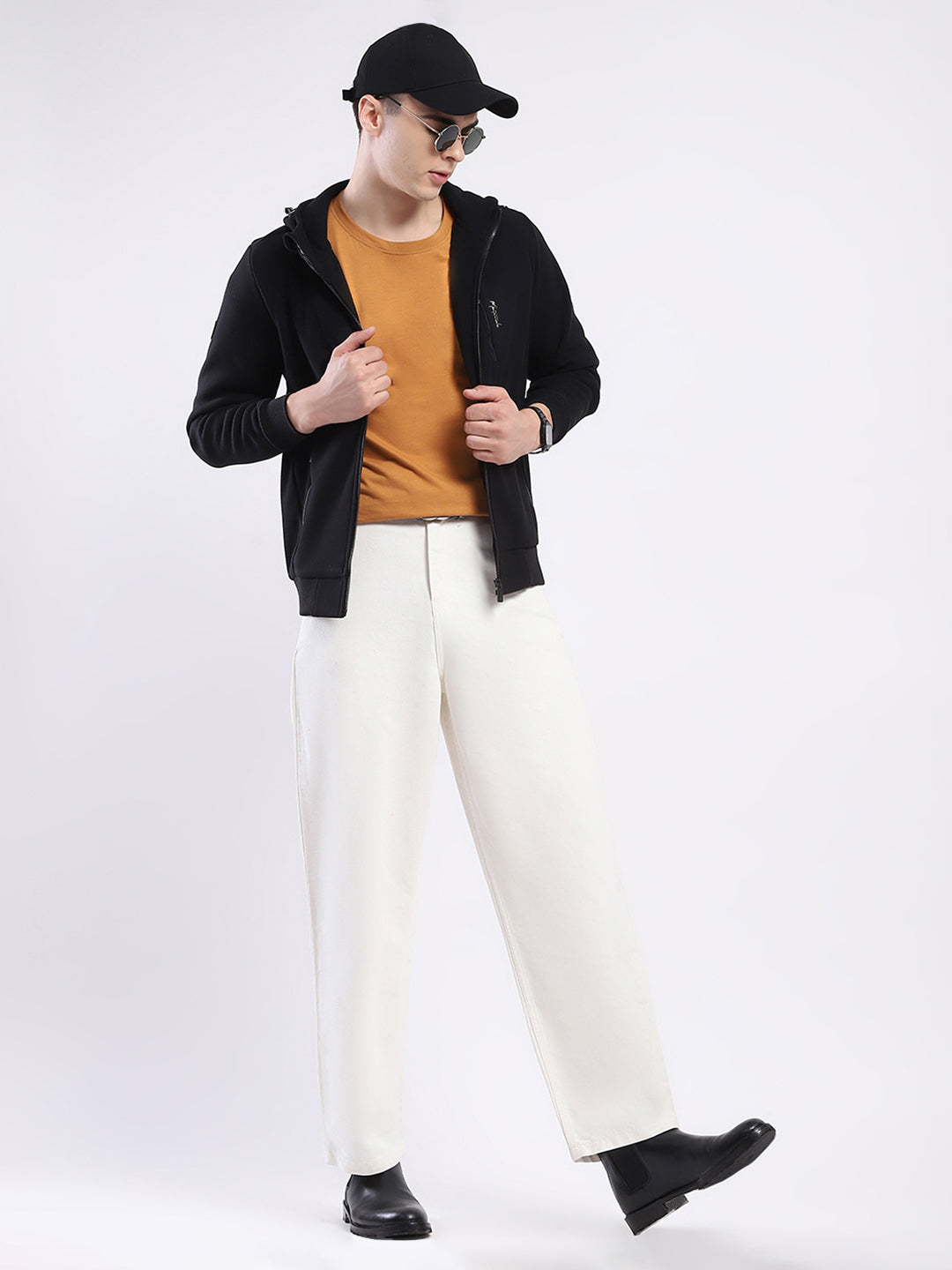 Men Black Solid Hooded Full Sleeve Sweatshirt