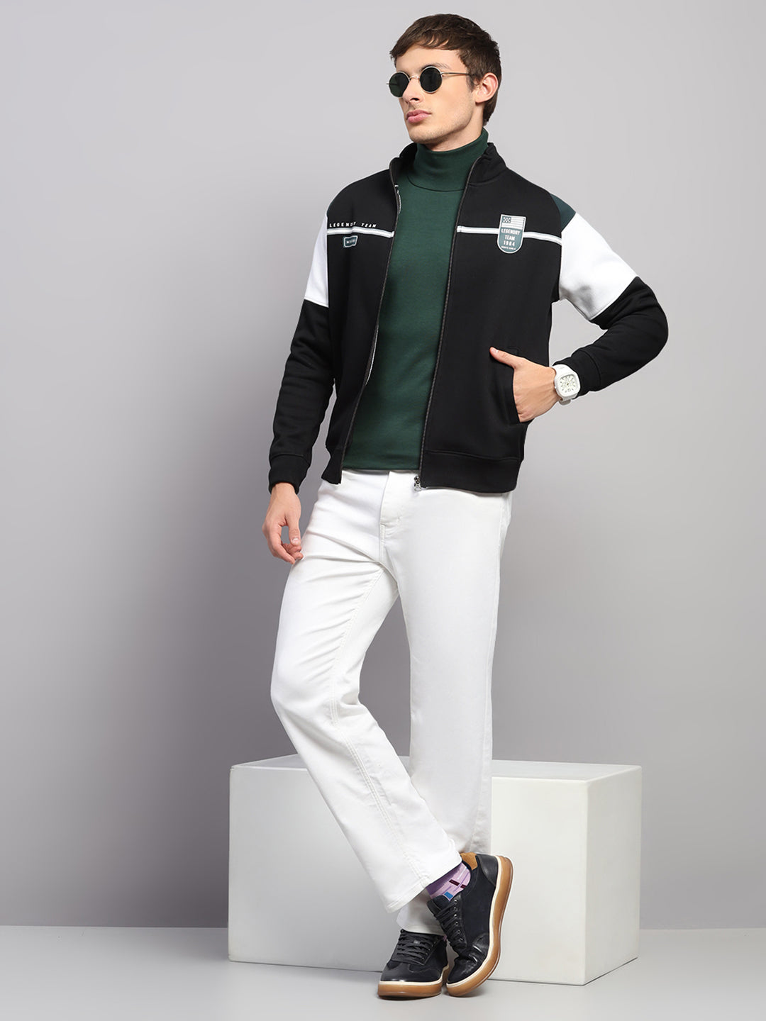 Men Black Printed Collar Full Sleeve Sweatshirt