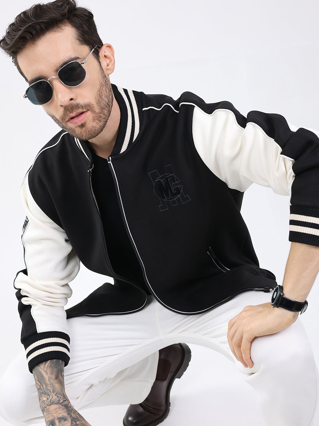 Men Black Self Design Round Neck Full Sleeve Sweatshirt