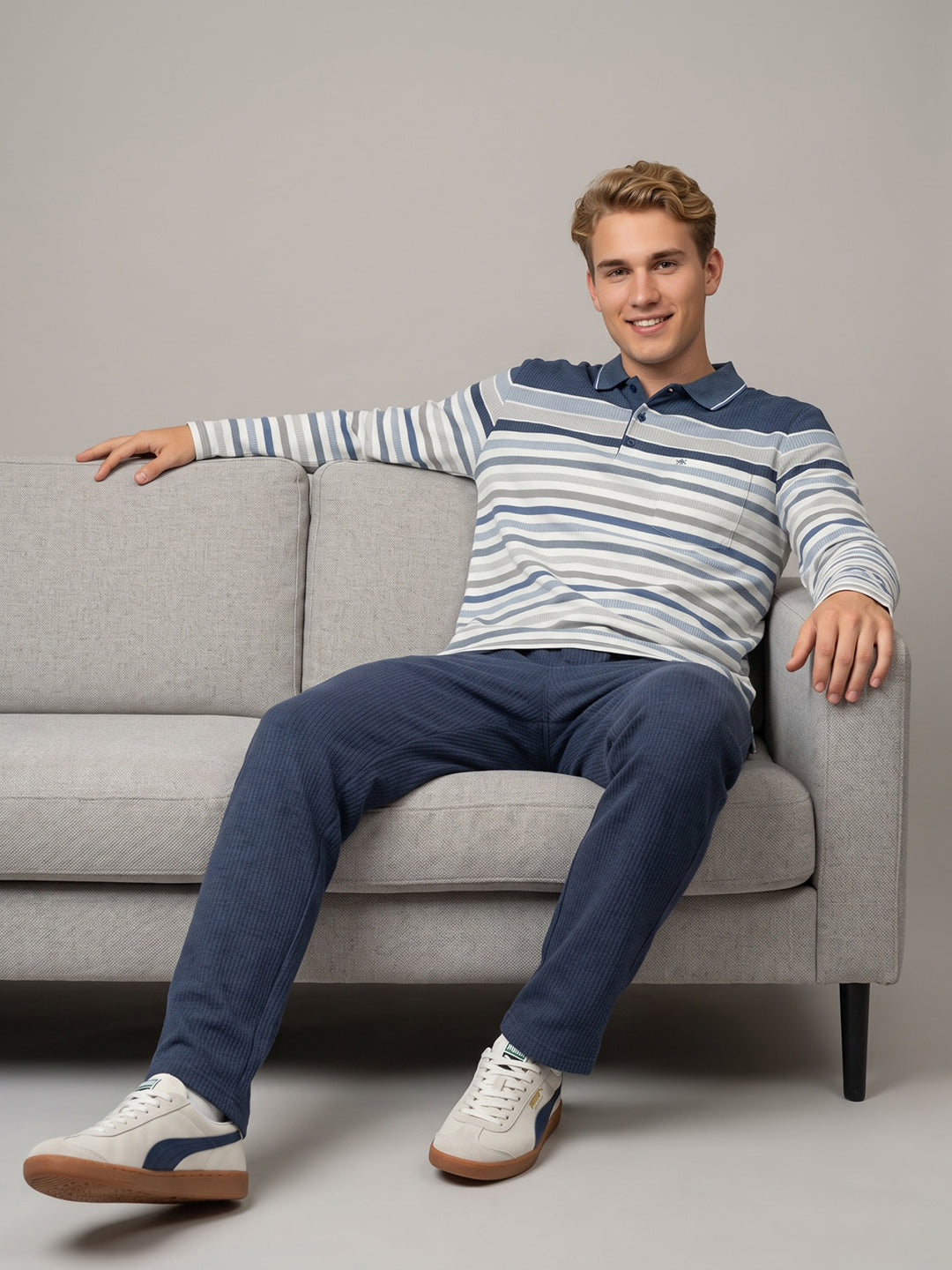 Men Blue Solid Collar Full Sleeve Winter Tracksuit