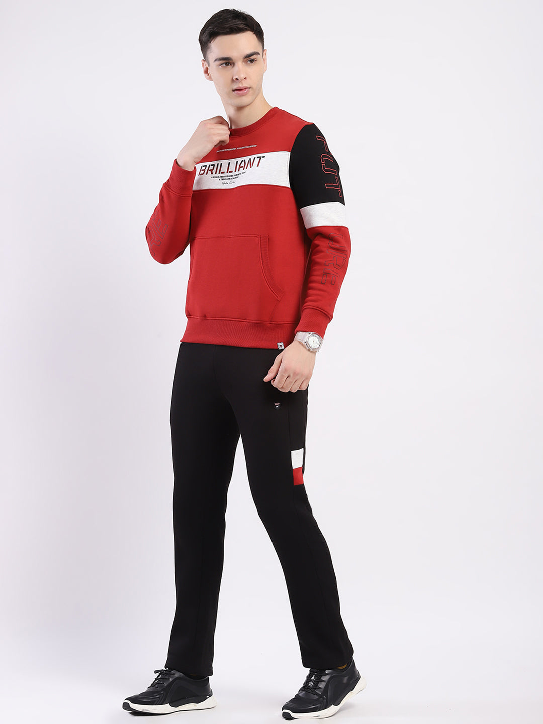 Men Maroon & Black Solid Round Neck Full Sleeve Winter Tracksuit