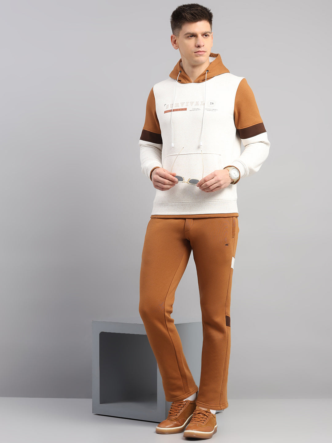 Men Camel Brown Solid Collar Full Sleeve Winter Tracksuit