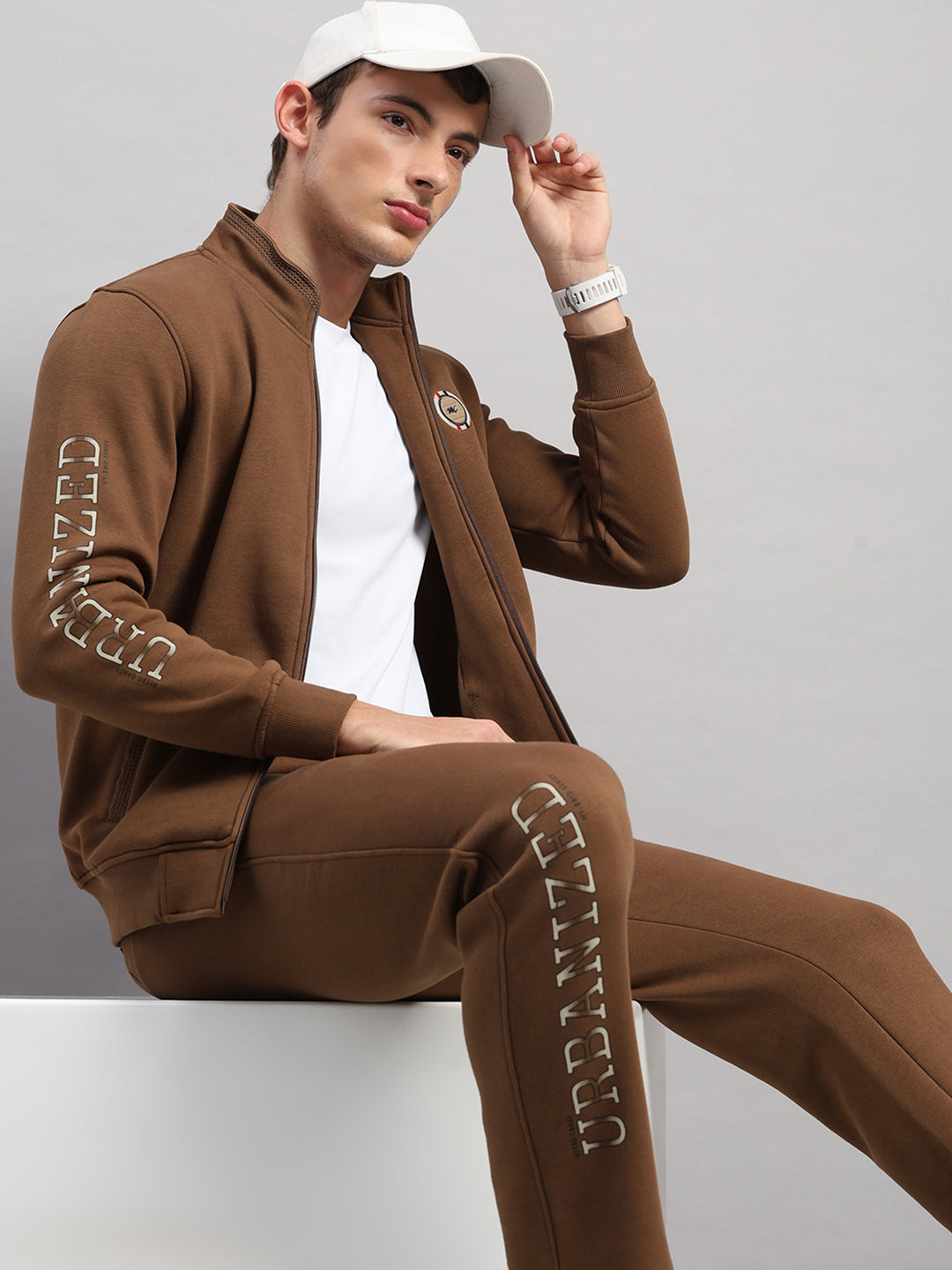 Men Brown Solid Collar Full Sleeve Winter Tracksuit