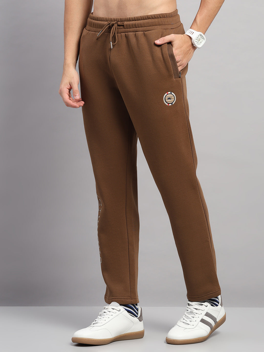 Men Brown Solid Collar Full Sleeve Winter Tracksuit