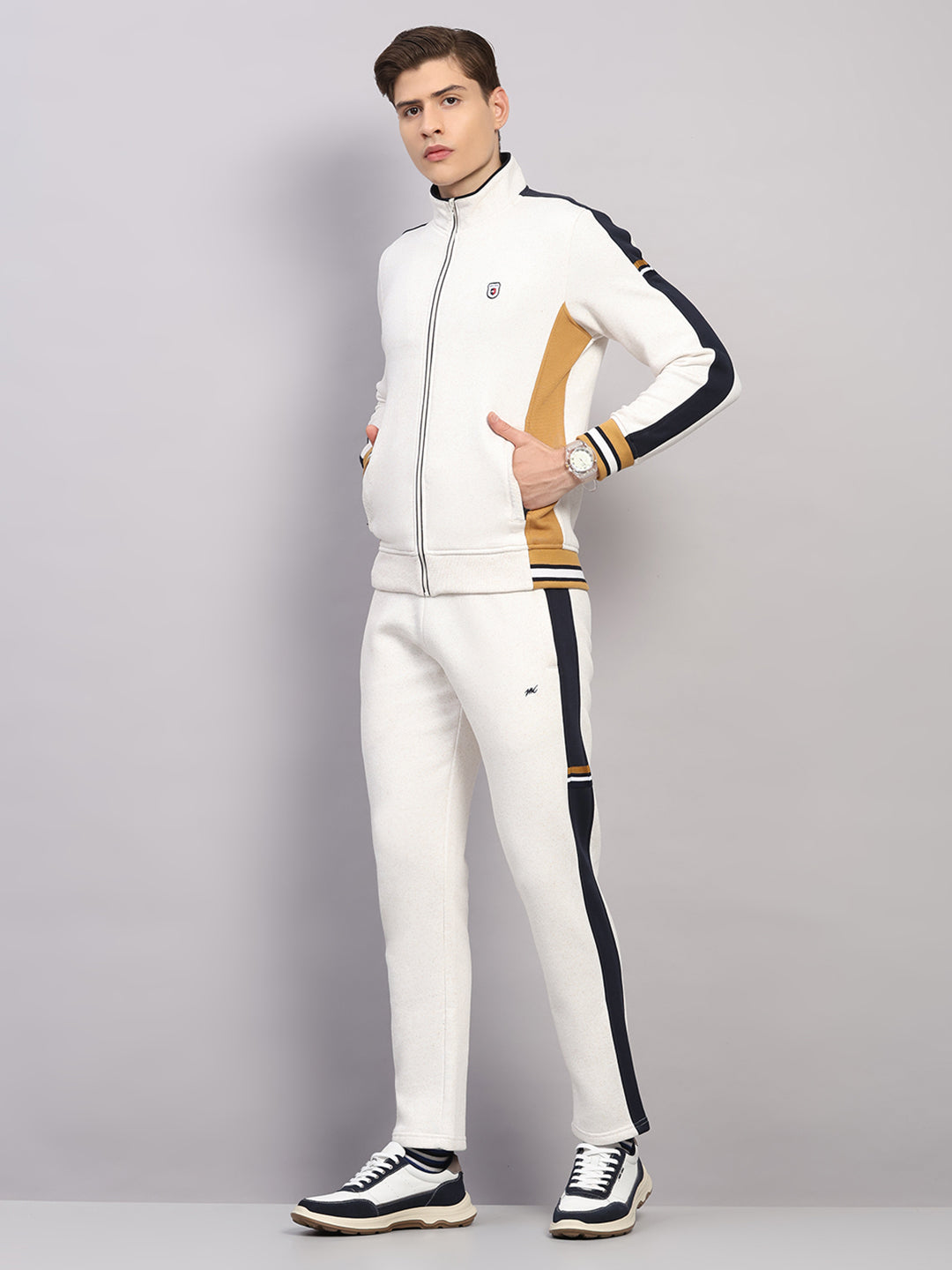 Men Camel Brown Solid Collar Full Sleeve Winter Tracksuit