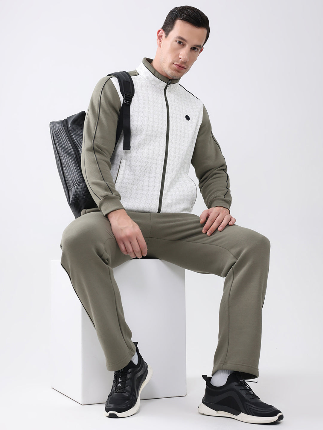 Men Green Solid Mock Neck Full Sleeve Winter Tracksuit