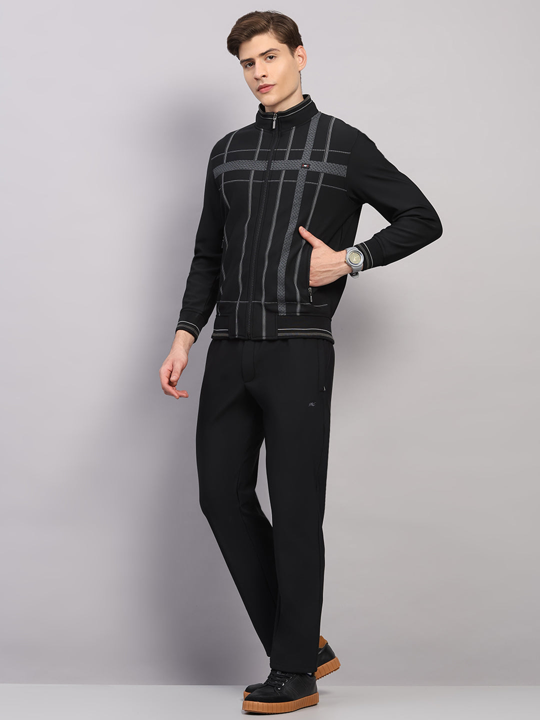 Men Black Solid Collar Full Sleeve Winter Tracksuit