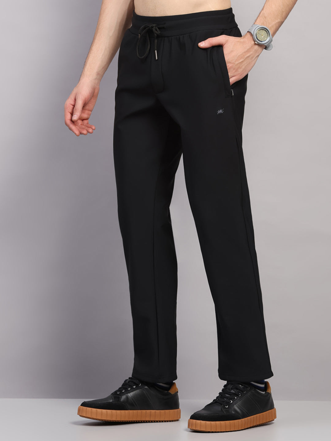 Men Black Solid Collar Full Sleeve Winter Tracksuit