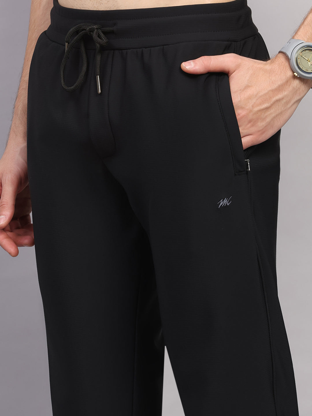 Men Black Solid Collar Full Sleeve Winter Tracksuit