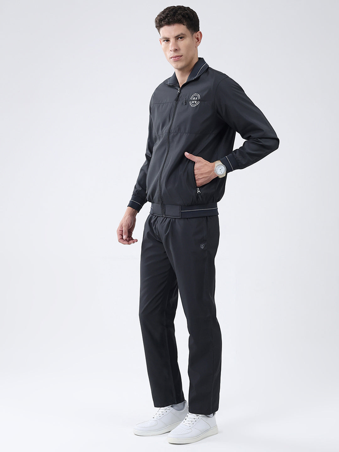 Men Black Solid Collar Full Sleeve Winter Tracksuit