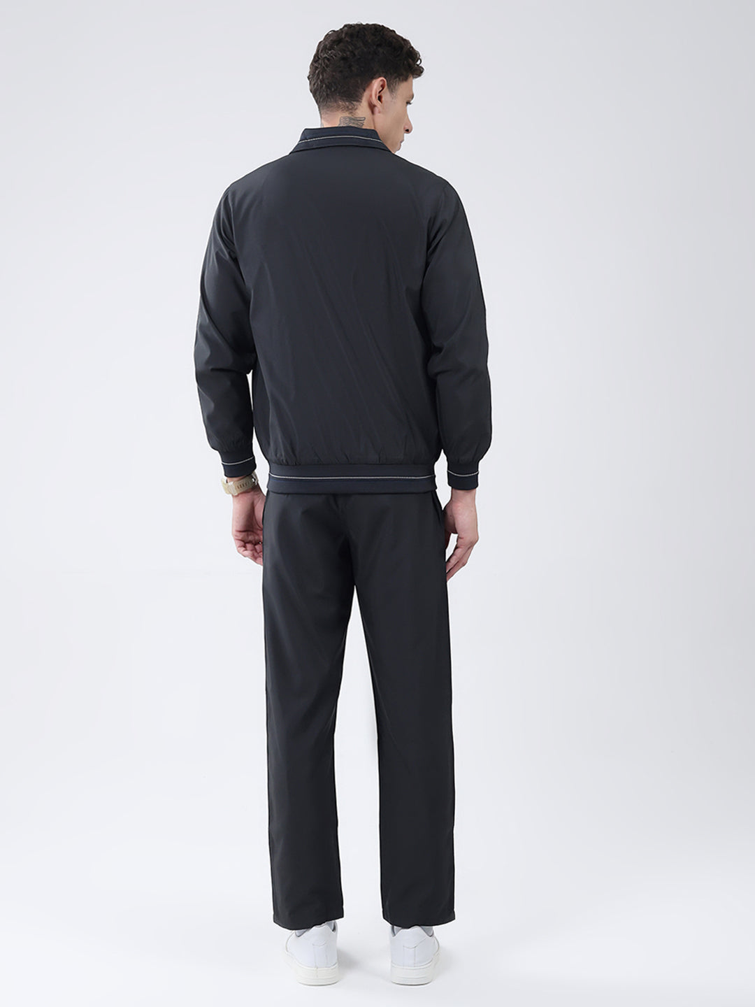 Men Black Solid Collar Full Sleeve Winter Tracksuit