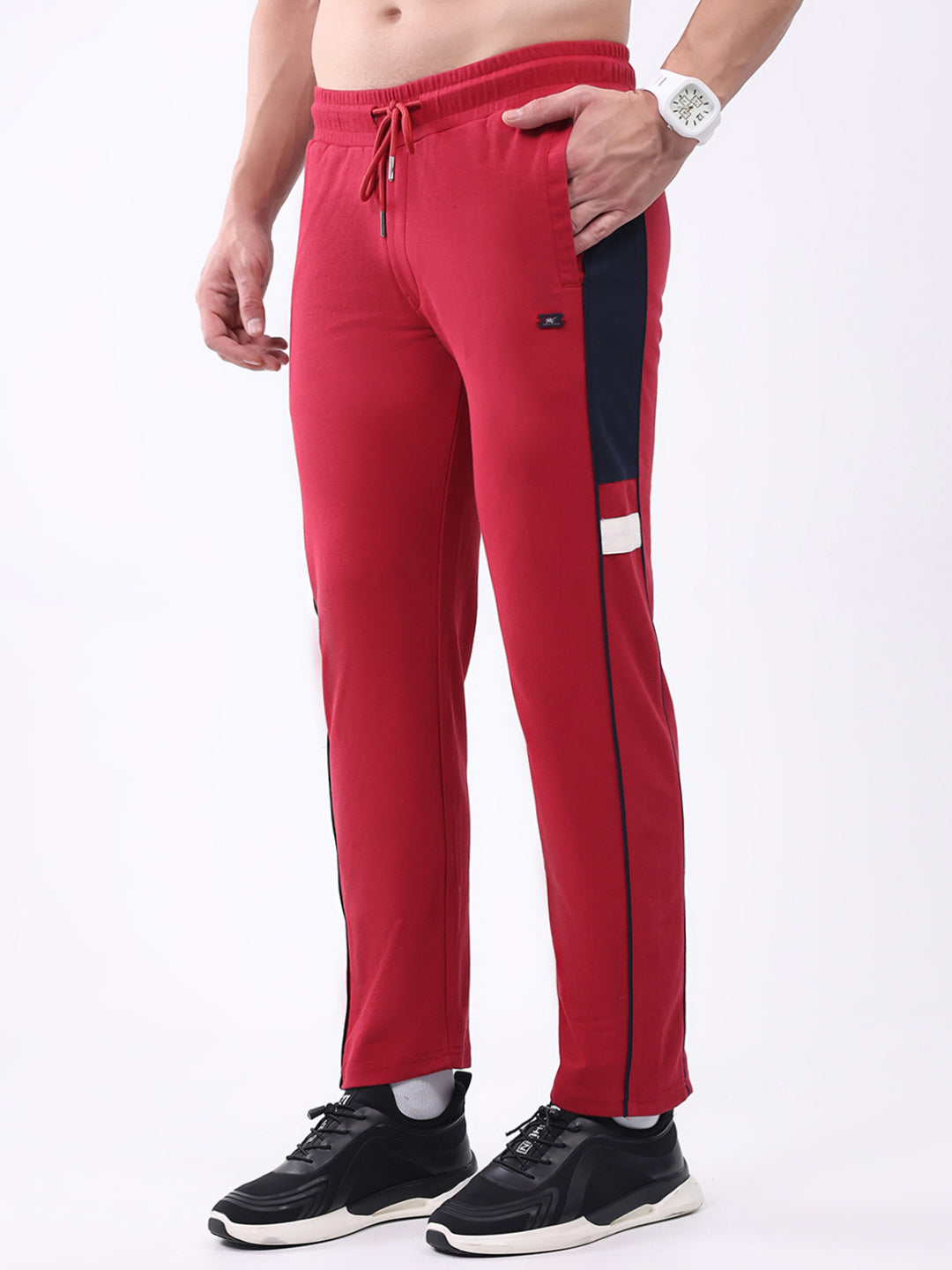 Men Red Solid Regular Fit Winter Lower