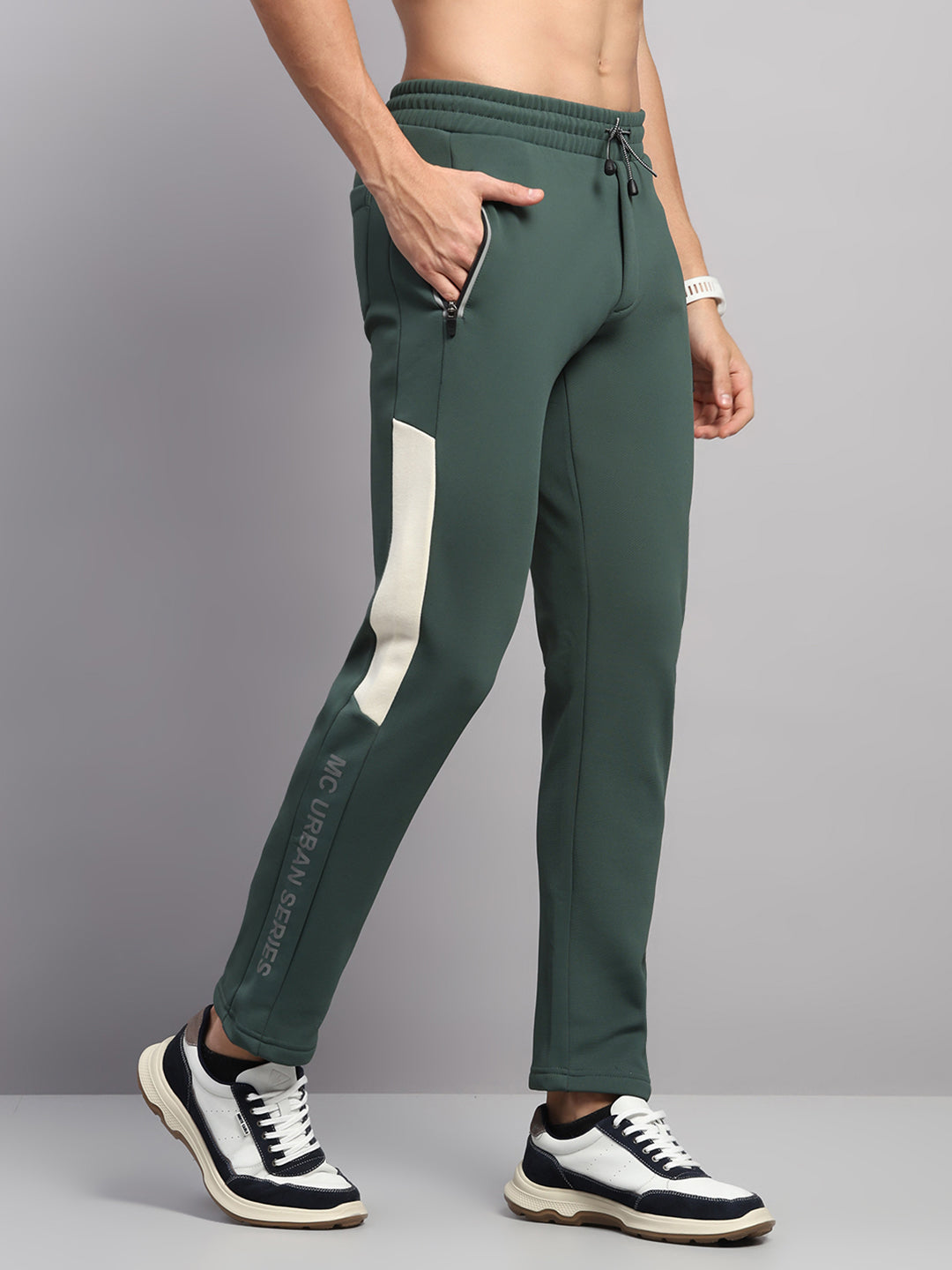 Men Green Solid Regular Fit Winter Lower