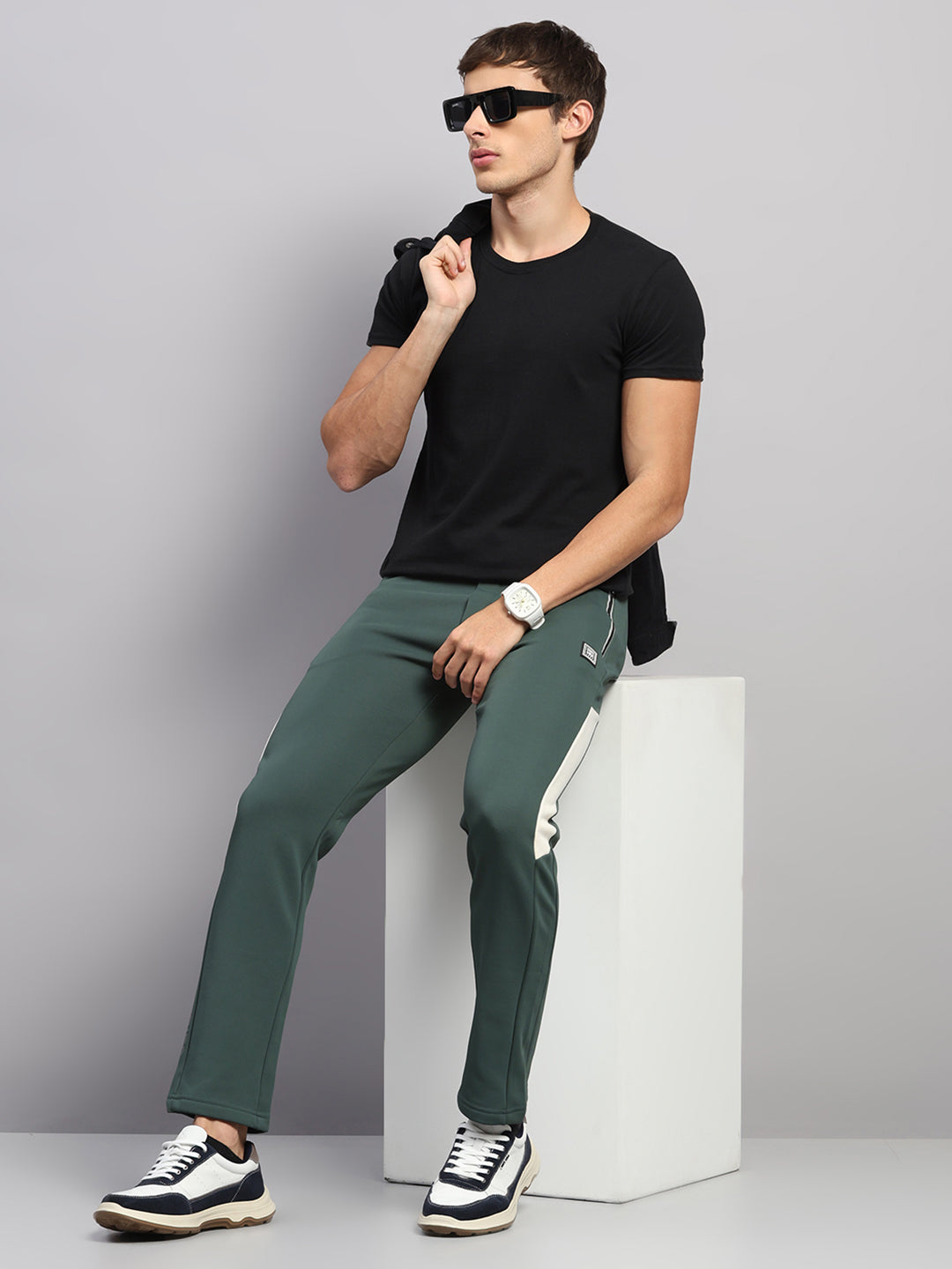 Men Green Solid Regular Fit Winter Lower