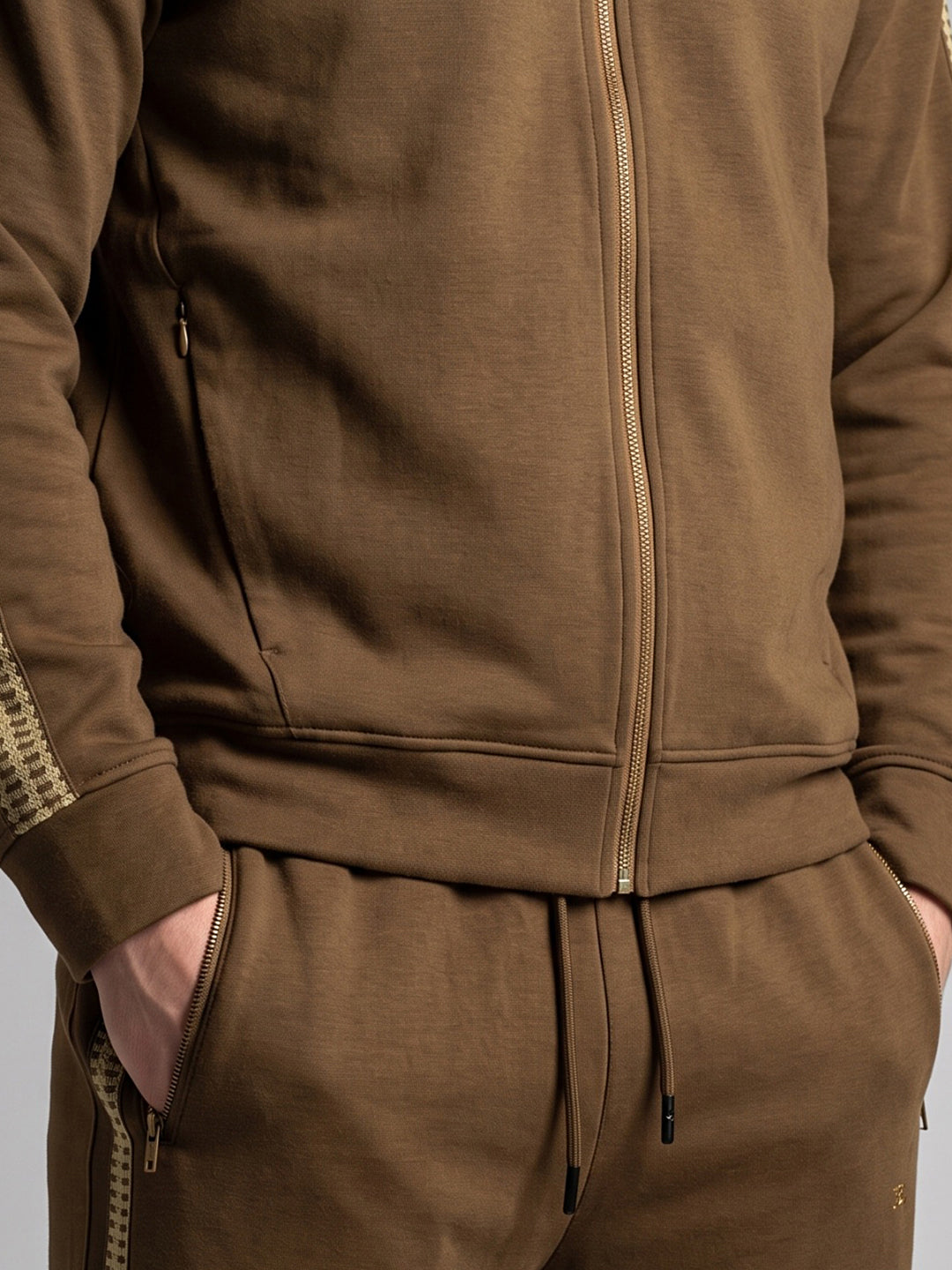 Luxuria Men Brown Solid Collar Full Sleeve Winter Tracksuit