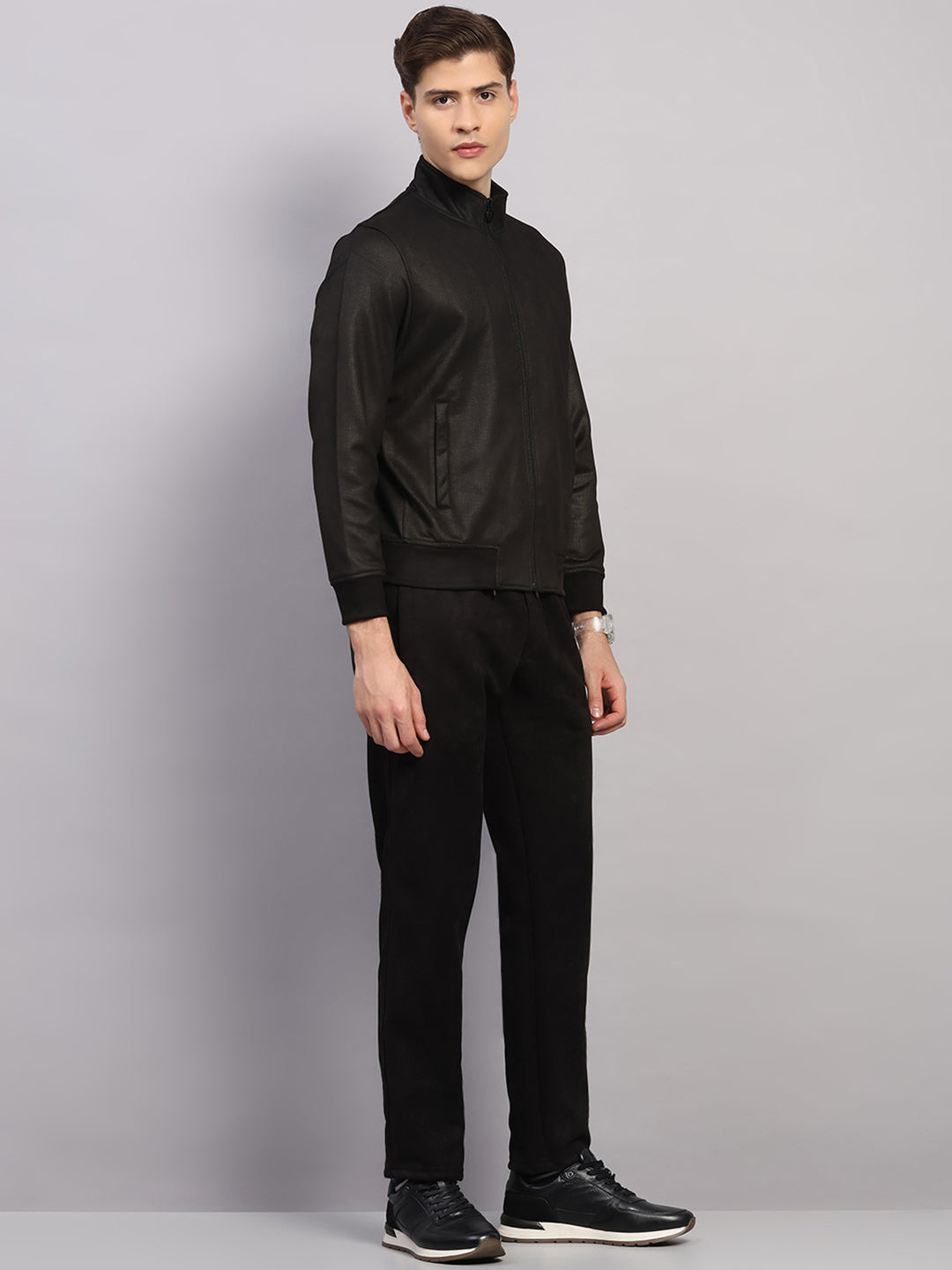 Luxuria Men Black Solid Collar Full Sleeve Winter Tracksuit