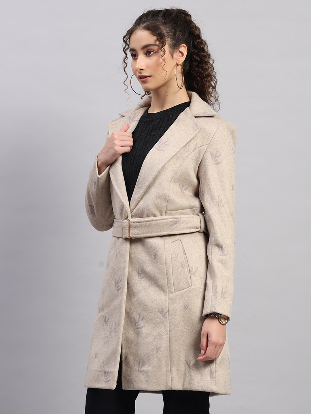 Women Beige Printed Collar Full Sleeve Coat