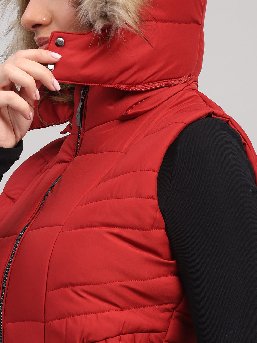 Women Red Solid Hooded Sleeveless Jacket