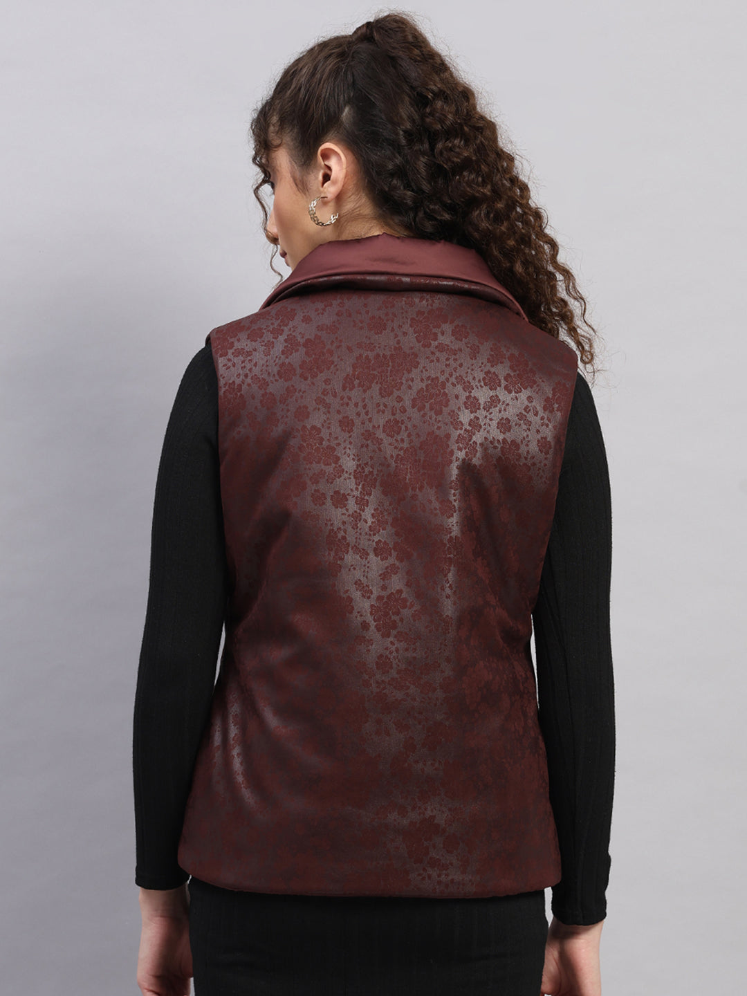 Women Burgundy Solid Collar Sleeveless Jacket