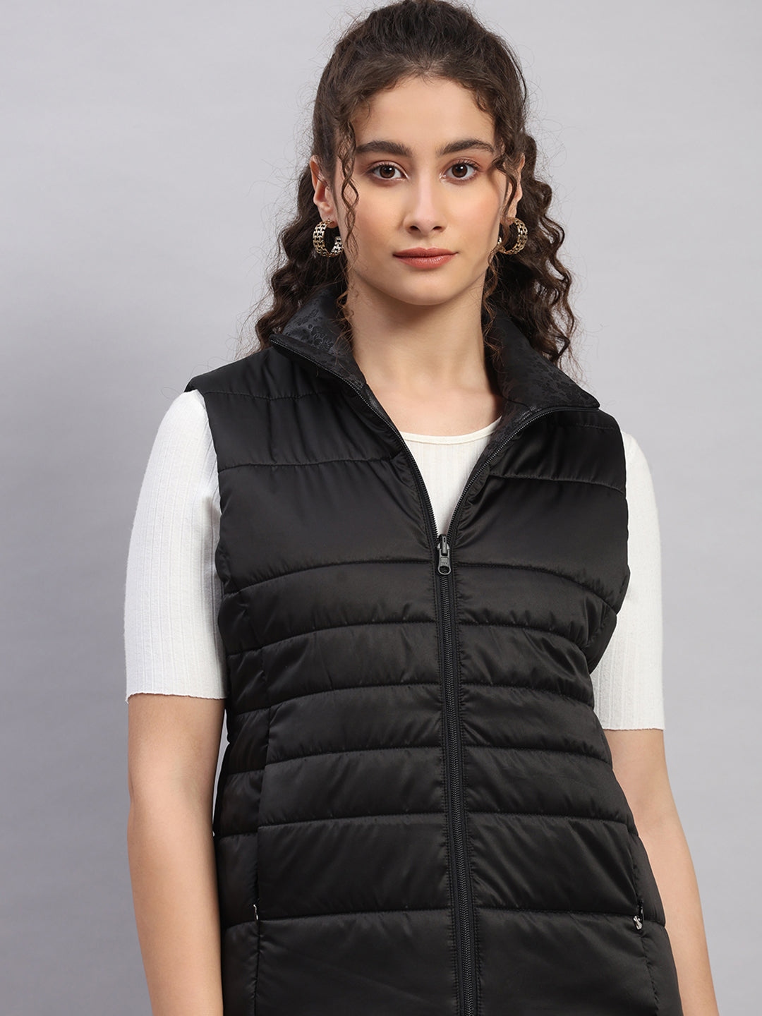 Women Black Solid Collar Sleeveless Jacket
