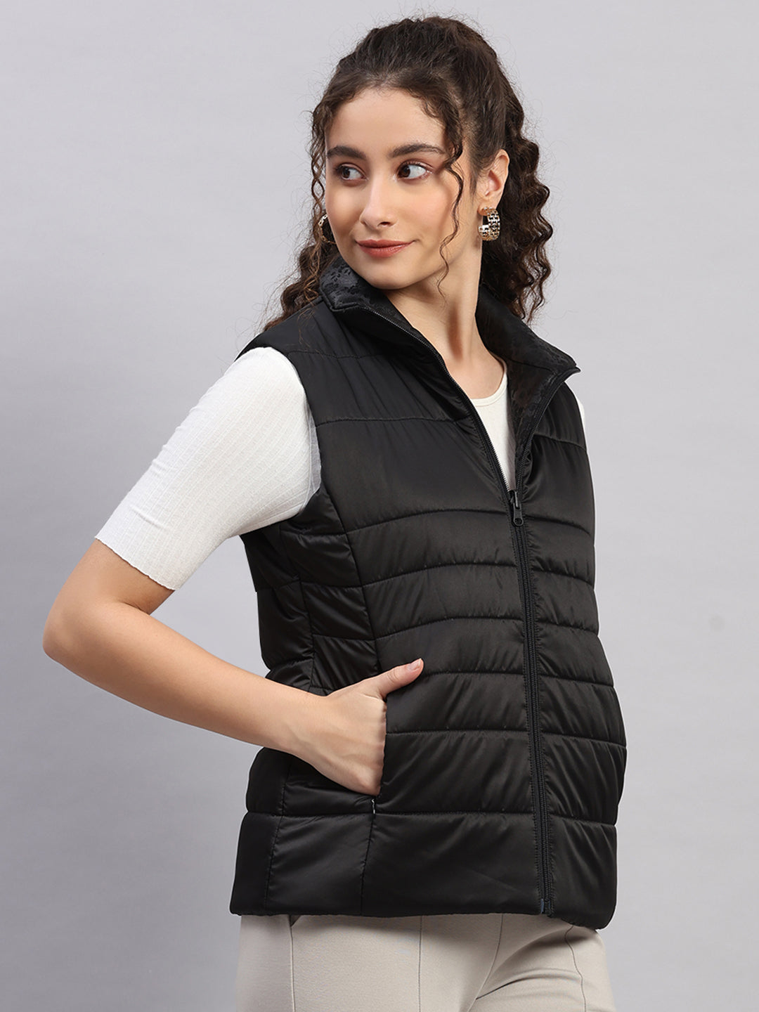 Women Black Solid Collar Sleeveless Jacket
