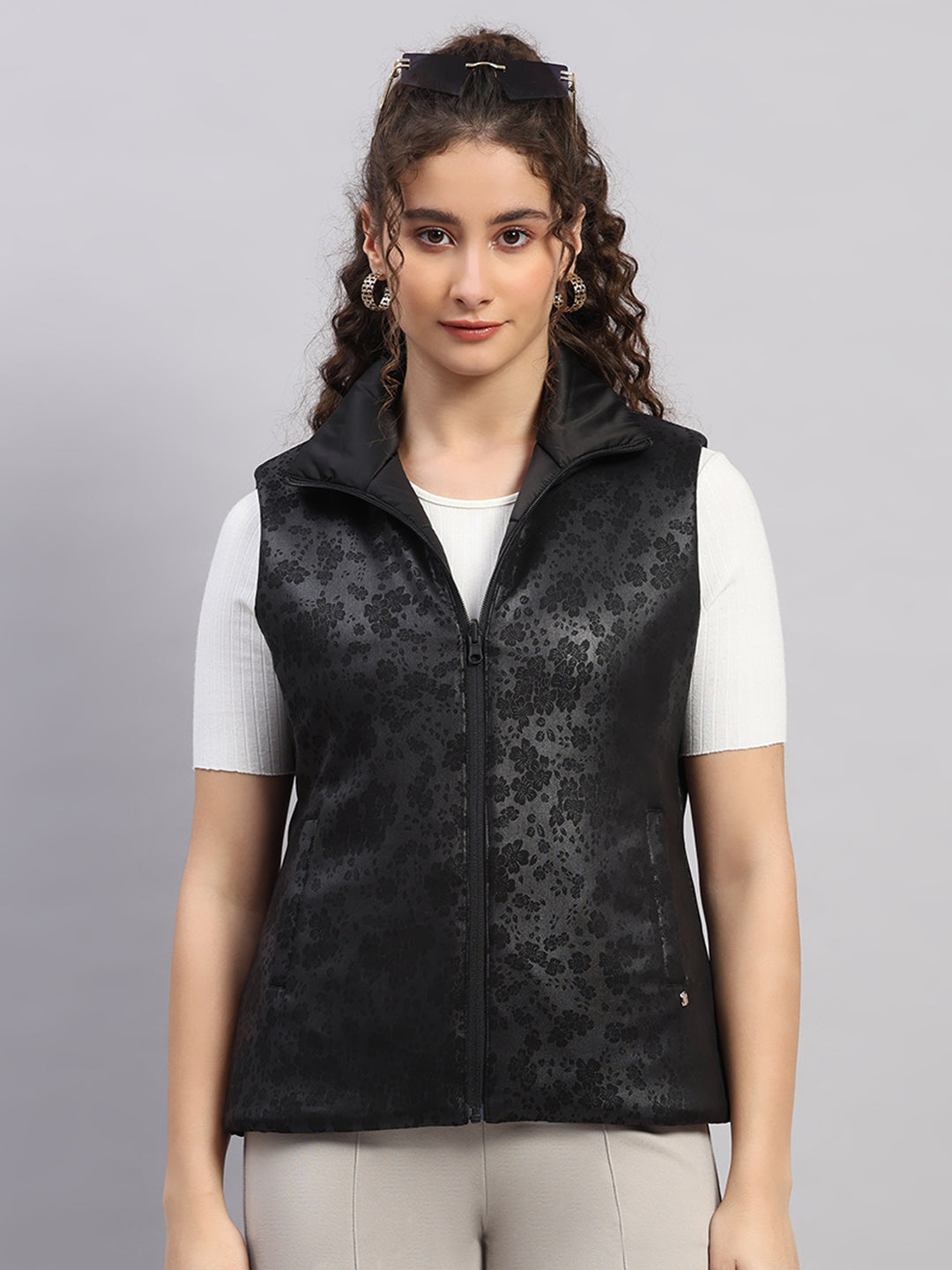 Women Black Solid Collar Sleeveless Jacket