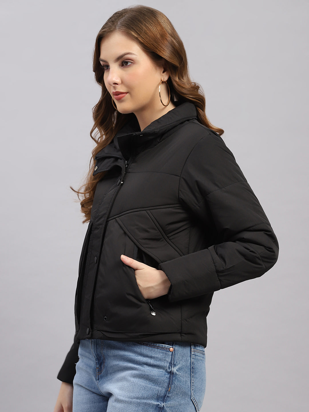 Women Black Solid Collar Full Sleeve Jacket