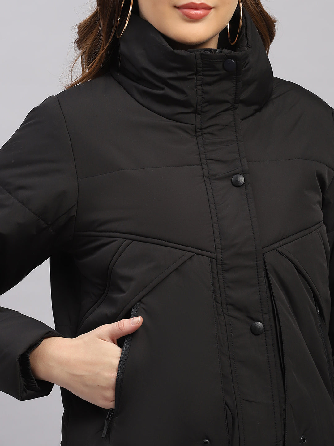 Women Black Solid Collar Full Sleeve Jacket