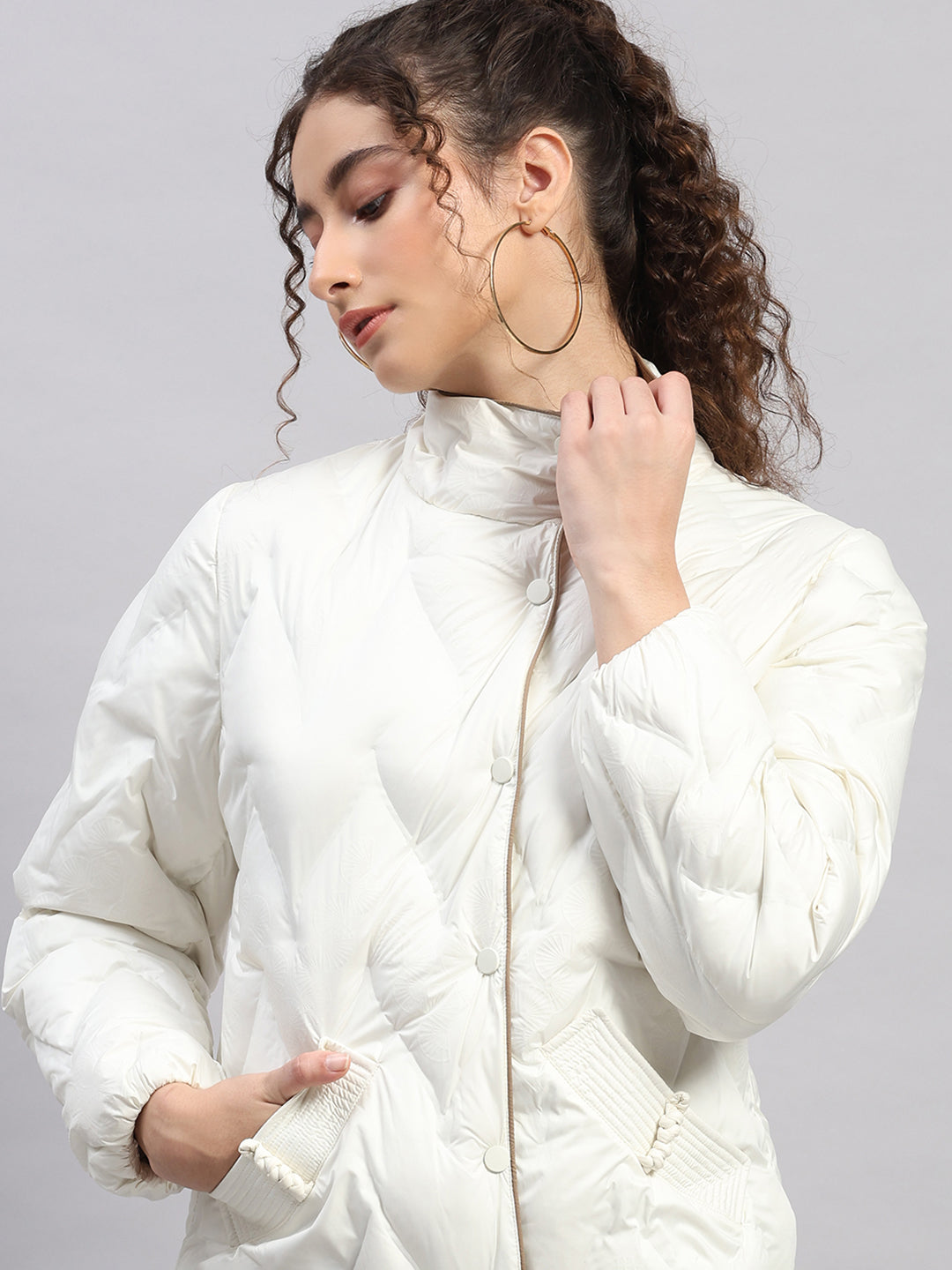 Women Off White Self Design Collar Full Sleeve Jacket