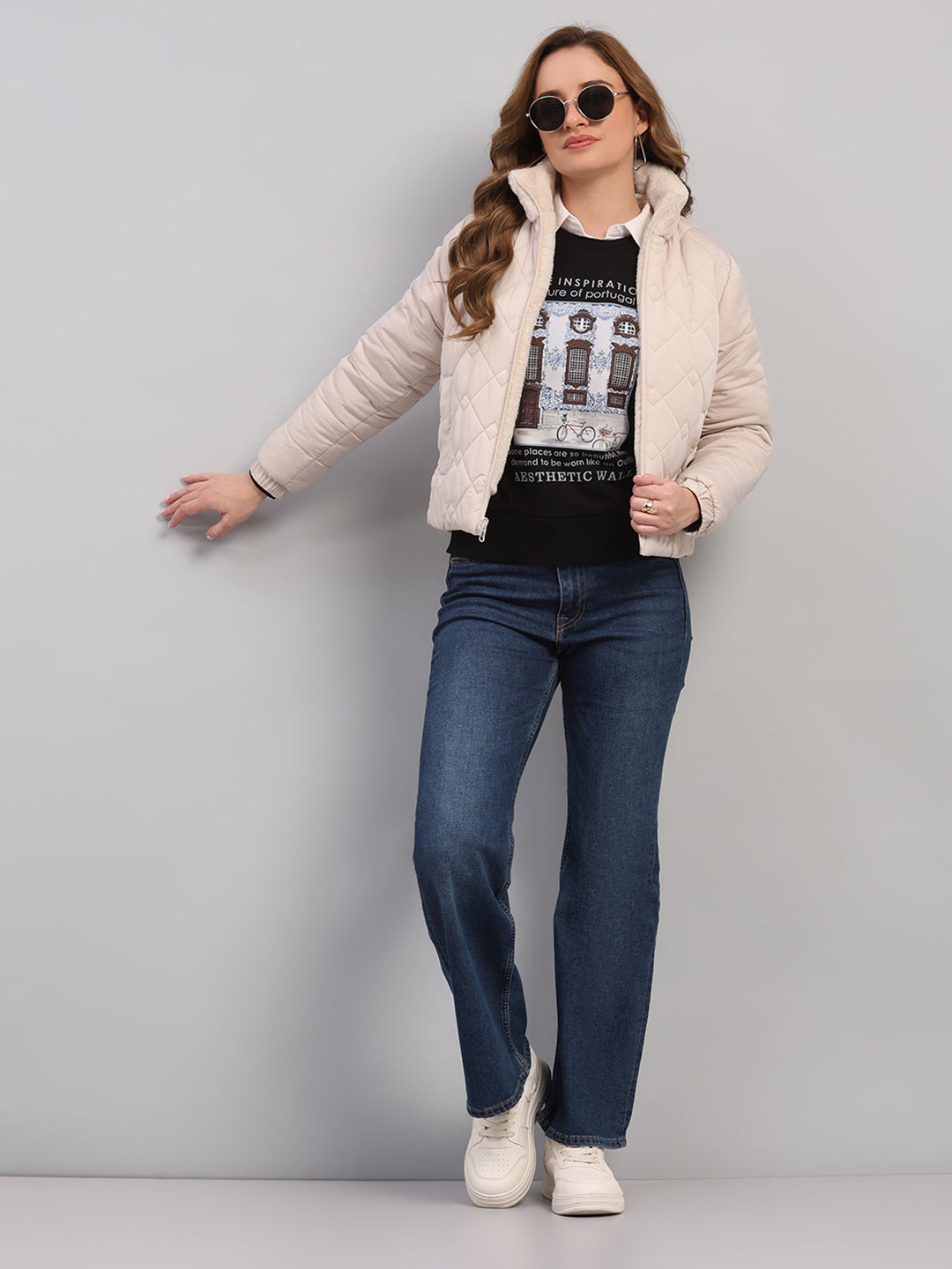 Women Off White Solid Collar Full Sleeve Reversible Jacket