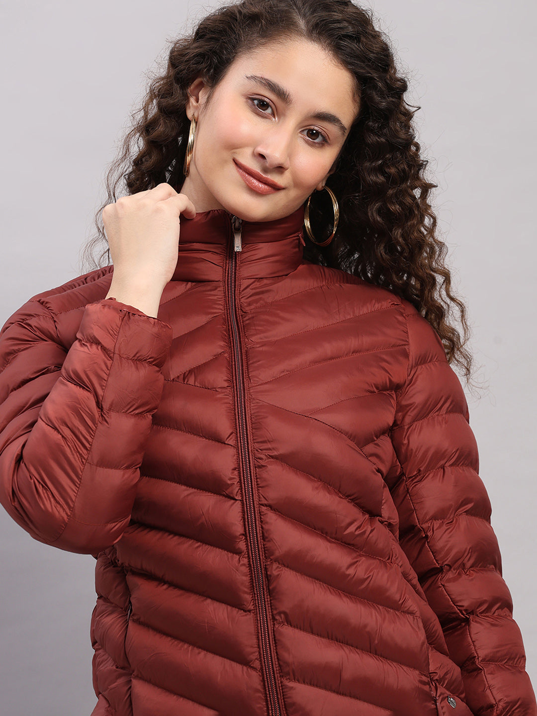 Women Maroon Solid Hooded Lightweight Packable Jacket