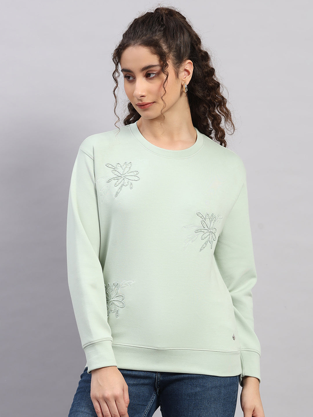 Women Green Embroidered Round Neck Full Sleeve Sweatshirt