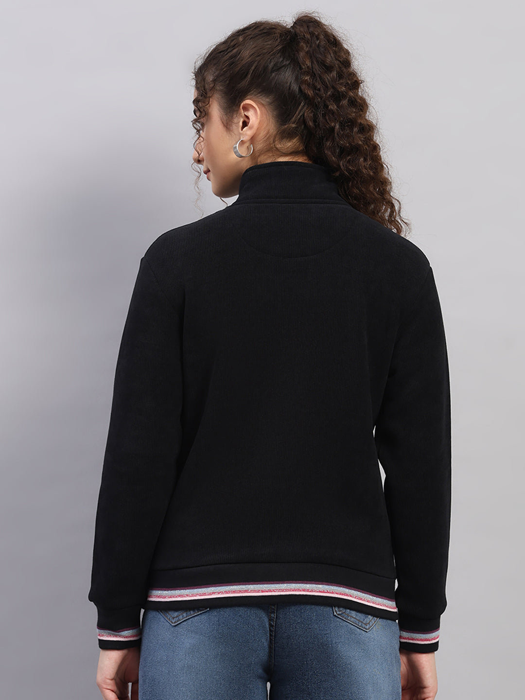 Women Black Solid Round Neck Full Sleeve Sweatshirt