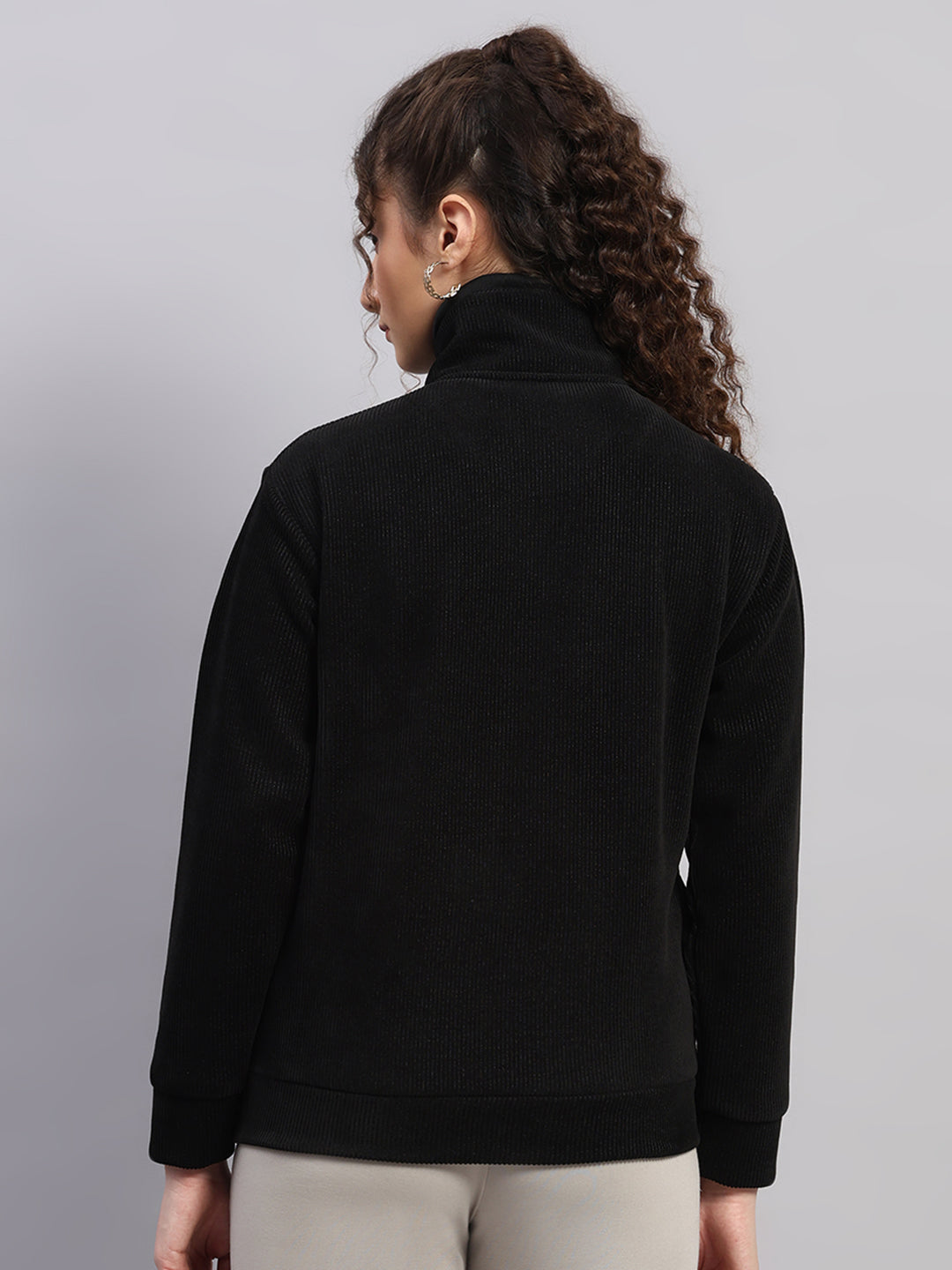 Women Black Printed Round Neck Full Sleeve Sweatshirt