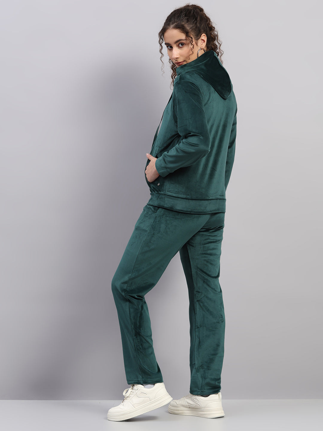 Women Green Solid Hooded Full Sleeve Winter Tracksuit